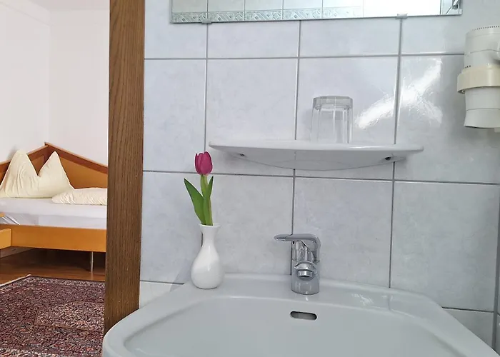 여관 Schwanbergerstueberl